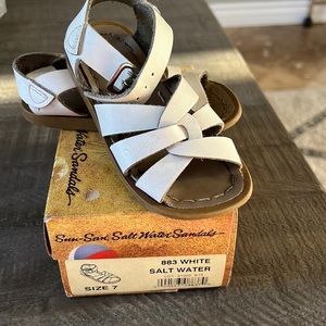 This sandals are the best no doubt.